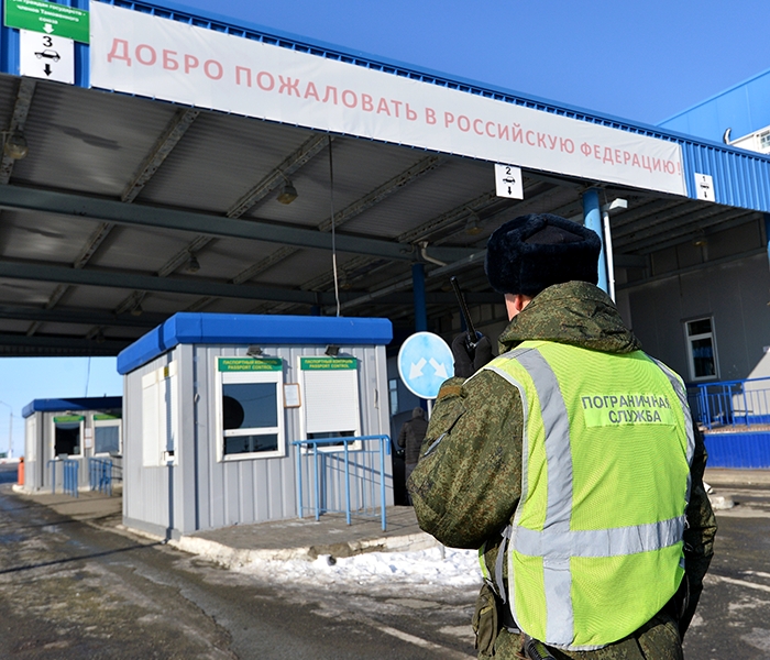 Россия начала закрывать границы из-за коронавируса