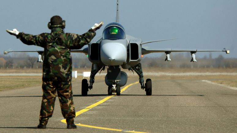 DN: «ужасный кризис недоверия» — половина лётчиков-истребителей ВВС Швеции намерены уйти со службы