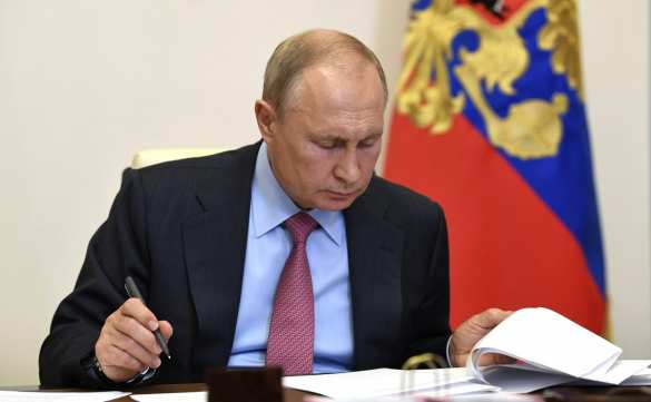 Президент подписал закон, вводящий штрафы за экстремистские запросы в поисковиках