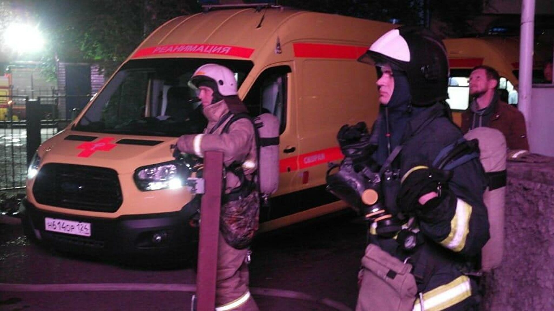 Двое пострадавших при пожаре в клинике в Красноярске госпитализированы