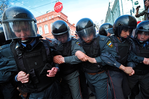 По ту сторону протеста. Как проходят несогласованные акции в Москве: версия бойцов Росгвардии