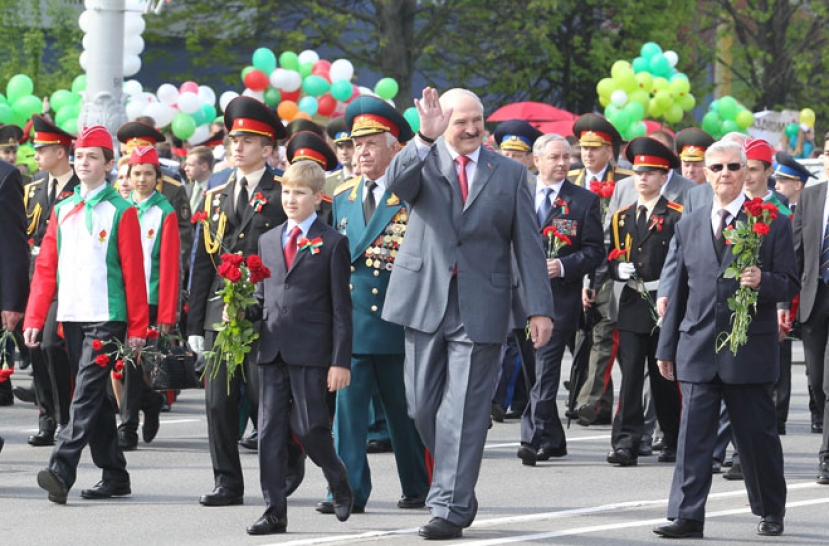 Лукашенко заявил, что не допустит переписывания истории Великой Отечественной войны