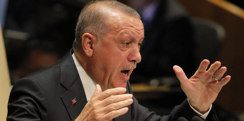 "Твое время вышло": Эрдоган обрушился с критикой на Макрона