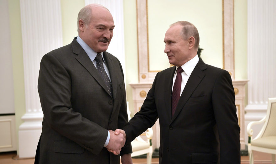 Лукашенко рассказал о договоренностях с Путиным о введении единой валюты