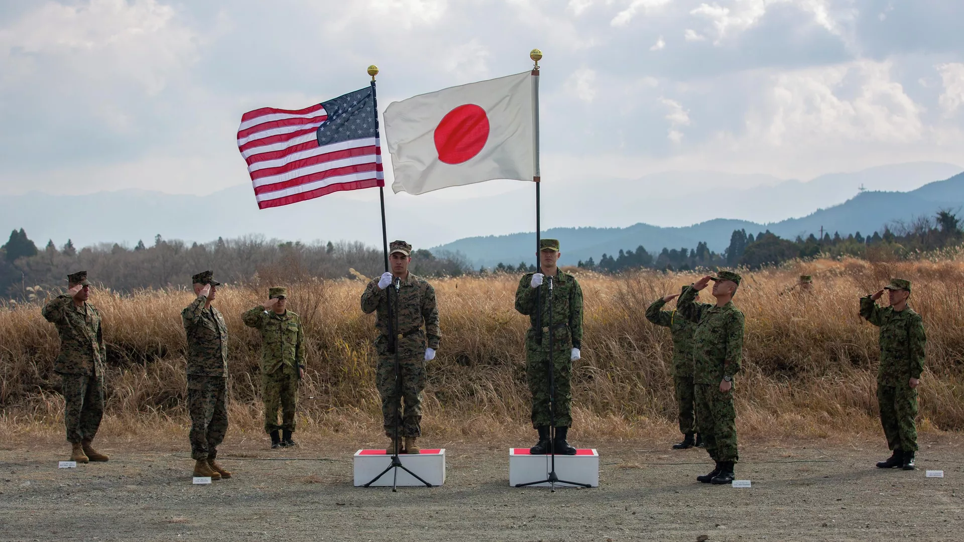 В Японии начали подготовку к строительству военной базы США