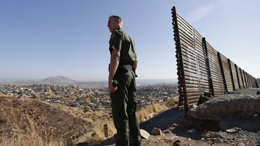 Суд в США заблокировал выделение средств на стену на границе с Мексикой