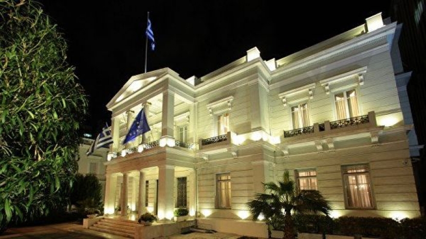 МИД Греции осудил нападение на посольство США в Афинах