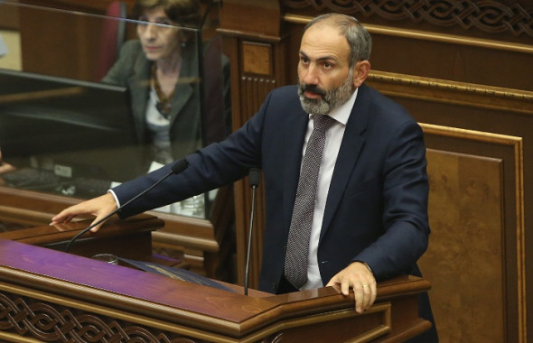 Пашинян ушел в отставку с поста премьера Армении