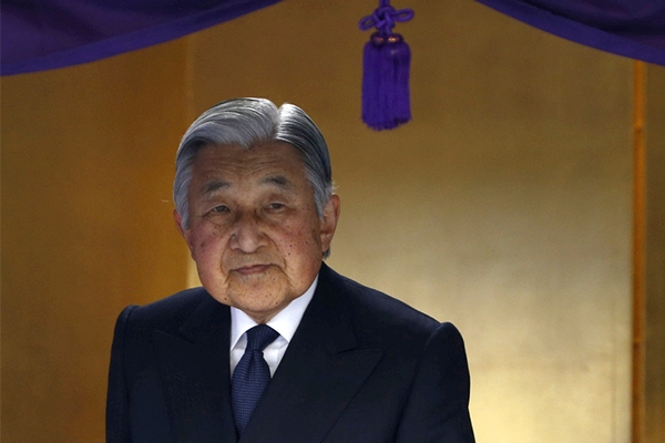 Увядшая хризантема. Что заставило японского императора Акихито просить разрешения покинуть трон