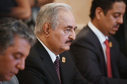 Хафтар объяснил отказ подписать мирный договор по Ливии в Москве