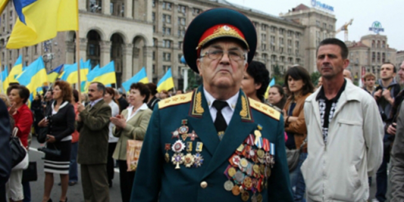 За празднование Дня Победы выступают 78% населения Украины