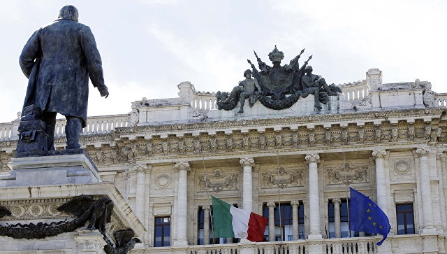 Италия может покинуть еврозону, считает немецкий экономист