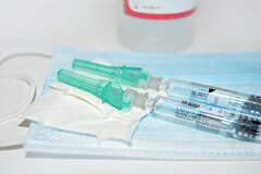 В России зарегистрировали вакцину от коронавируса «Конвасэл»