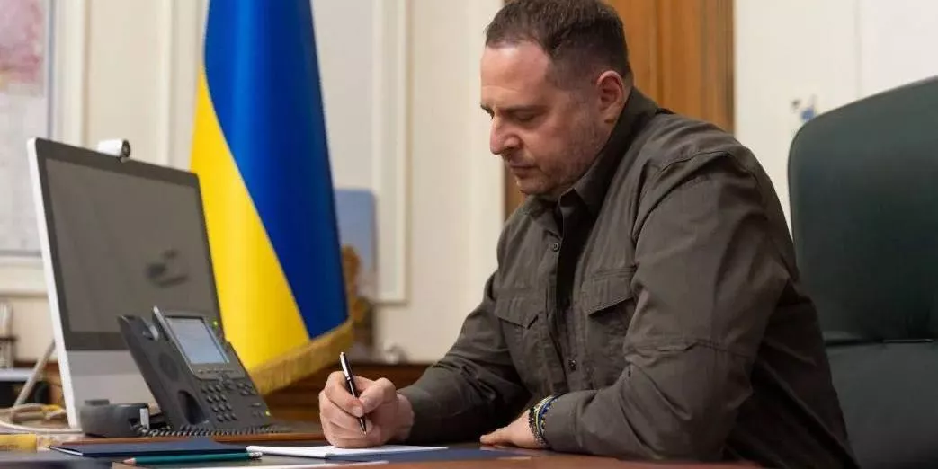 Глава ОП Украины Ермак подал в отставку на фоне коррупционного скандала