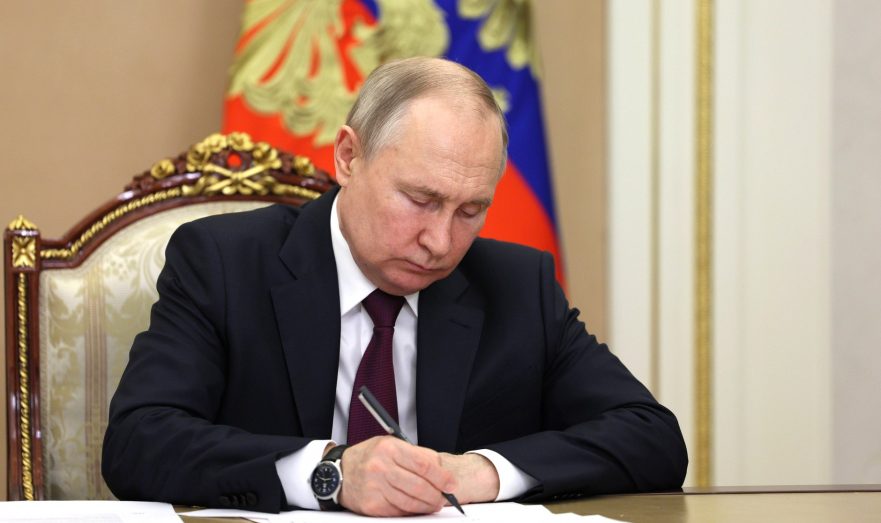 Владимир Путин утвердил новую стратегию научно-технологического развития РФ
