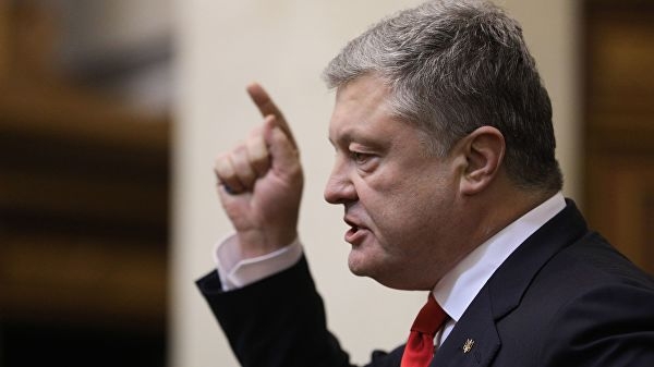 Порошенко решил увольнять чиновников из-за родственников в Крыму