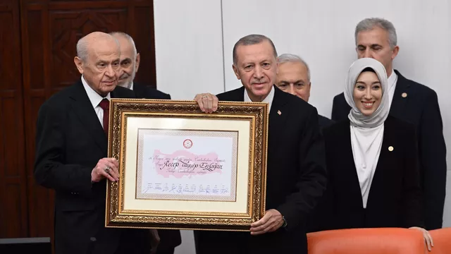 Эрдоган официально вступил в должность президента