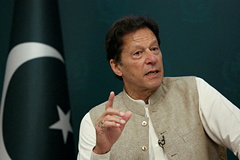 Парламент Пакистана вынес вотум недоверия премьер-министру
