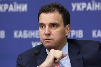 In blow to Ukraine’s reform hopes, top official resigns, citing corruption