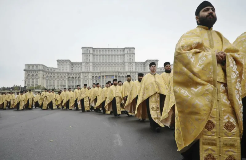 Румынские солдаты в священнических рясах пошли на штурм русского православия в Молдавии и на Украине