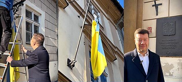 Ukrainian flag taken down from Czech parliament