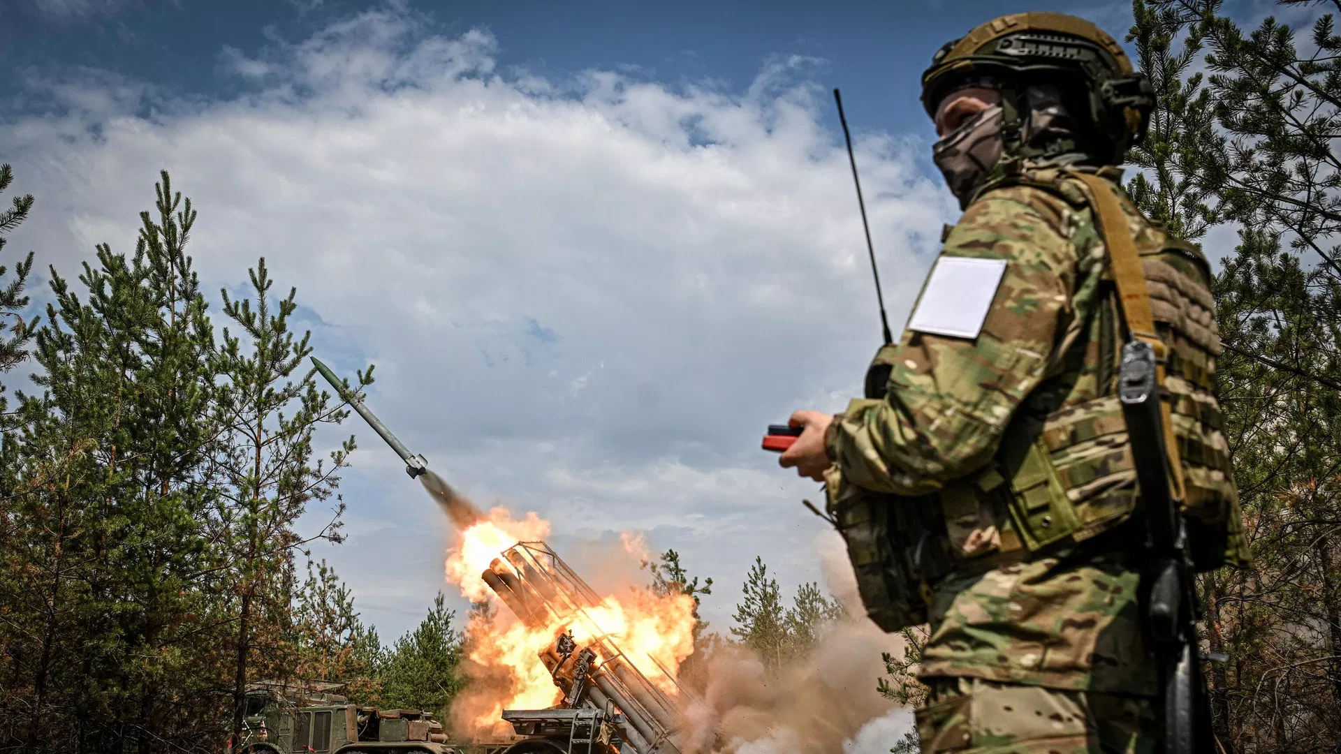 Russia Strikes Ukraine's Logistics Center in Kiev Region