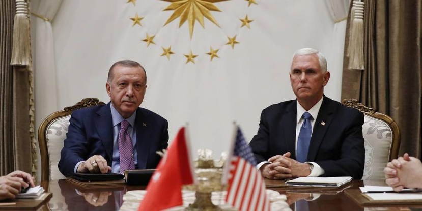 Турция договорилась с США приостановить военную операцию в Сирии