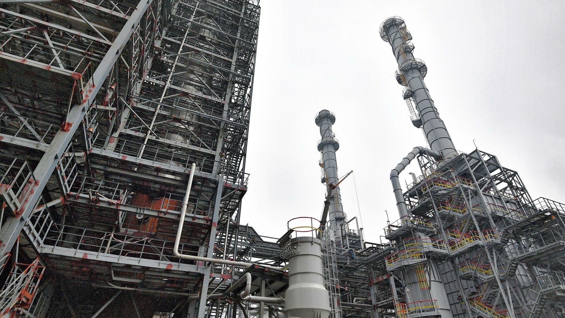 Белоруссия заключила контракт на поставку азербайджанской нефти