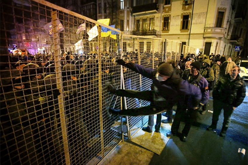 Игры со «Свободой». Зачем украинские радикалы возвращаются в большую политику.