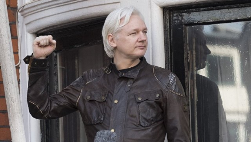 Ассанж рассказал, откуда Wikileaks получила электронную переписку Клинтон