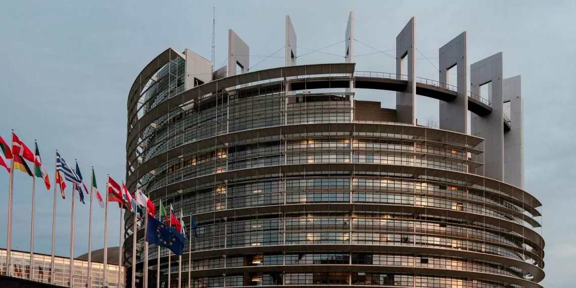 Европарламент одобрил закон, позволяющий конфисковать частные российские активы в ЕС
