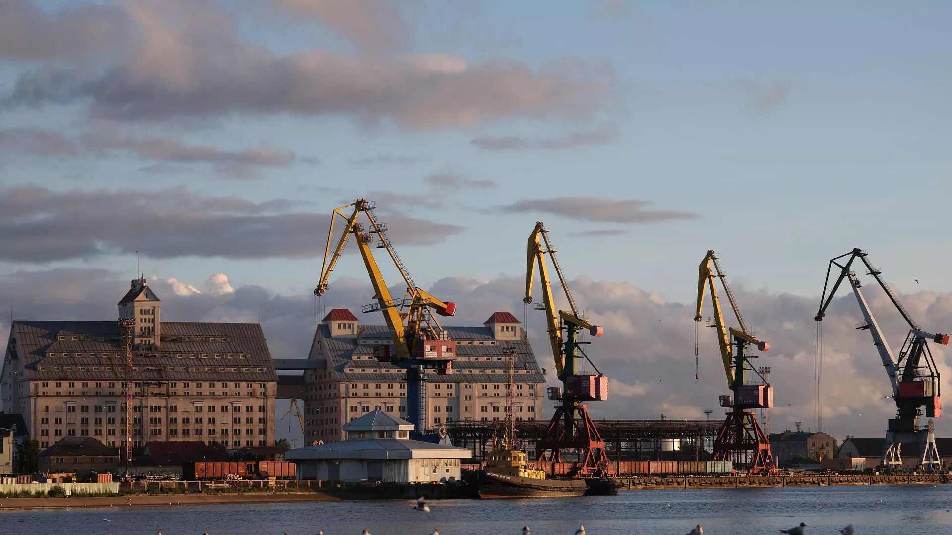 Russia Raises Alarm Over NATO Drills Aiming to Strangle Kaliningrad Region