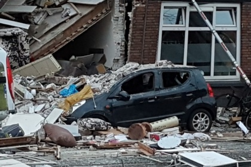 Три дома рухнули после взрыва в Гааге
