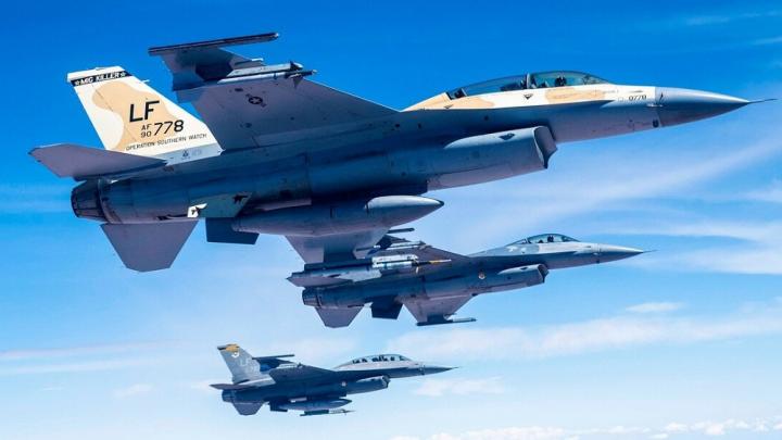 Россия уничтожает выделенные под F-16 аэродромы — эксперт