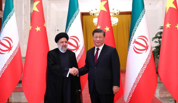 Новая политическая ось: Иран все активнее сотрудничает с РФ и КНР